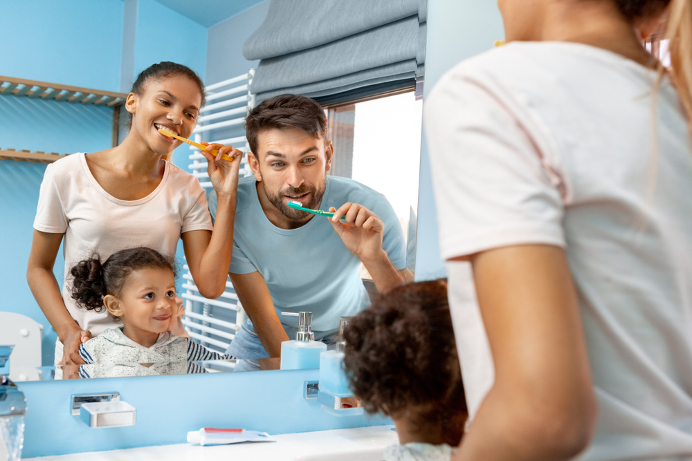 Brosses à dents manuelles : avantages et inconvénients