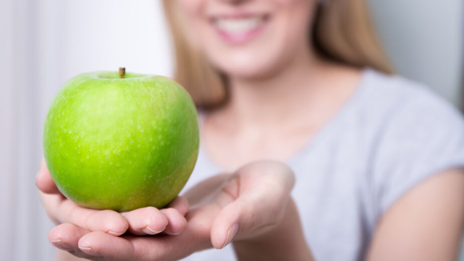 La relation entre l’alimentation et la santé bucco-dentaire : Les aliments à favoriser et à éviter